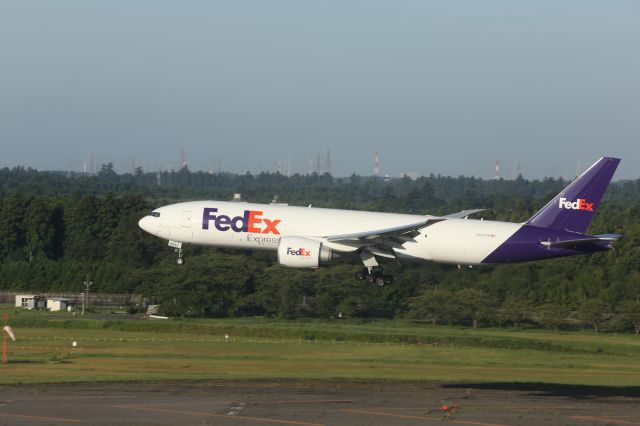 Boeing 777-200 (N895FD)