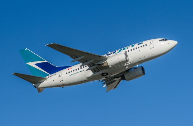 BOEING 737-600 (C-GWSB)