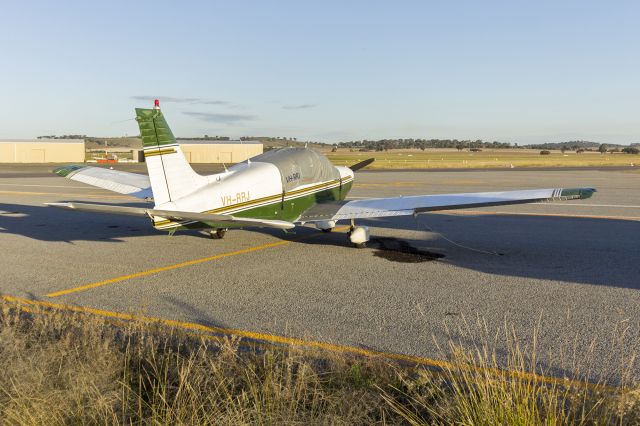 Piper Cherokee (VH-RRJ) - Piper PA-28-151 Warrior (VH-RRJ) at Wagga Wagga Airport.