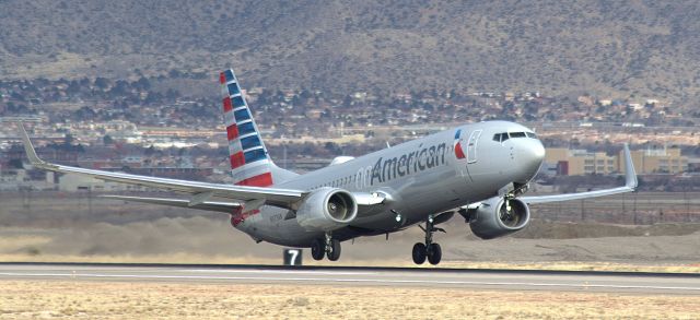 Boeing 737-800 (N973AN)