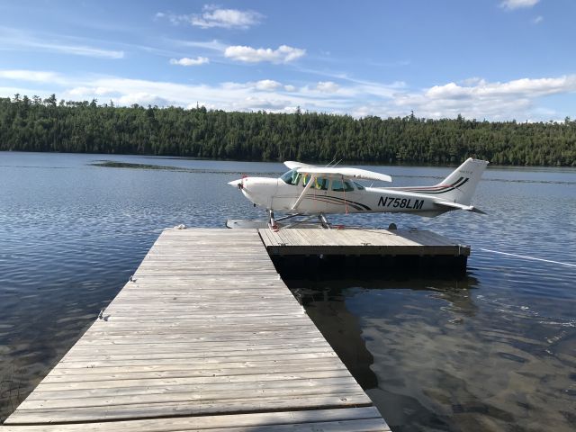 Cessna Skyhawk (N758LM)