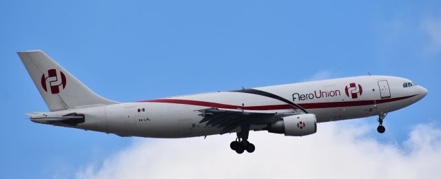 Airbus A300F4-200 (XA-LRL) - Shot from the Schiller Park Metra on 5/10/18.  A dreary day in Chicago but managed to catch this AeroUnion A300 against a blip of blue sky.