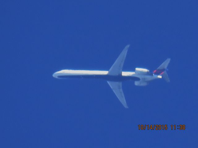 McDonnell Douglas MD-90 (N919DL)