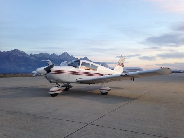 Piper Cherokee (N8234W)