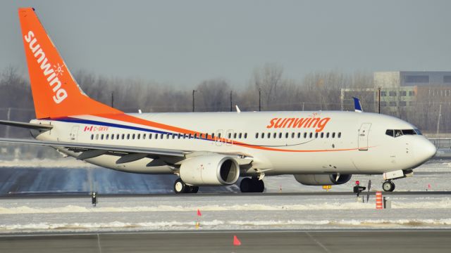 Boeing 737-800 (C-GKVV)