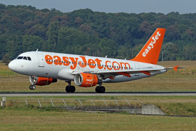 Airbus A319 (G-EZAI)