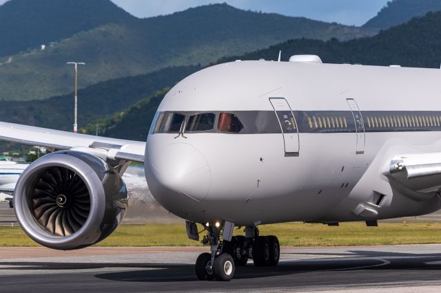 Boeing 787-8 (P4-BDL) - The Dreamliner 787 Bandit departing #sxmairport for a short trip to #guadeloupe