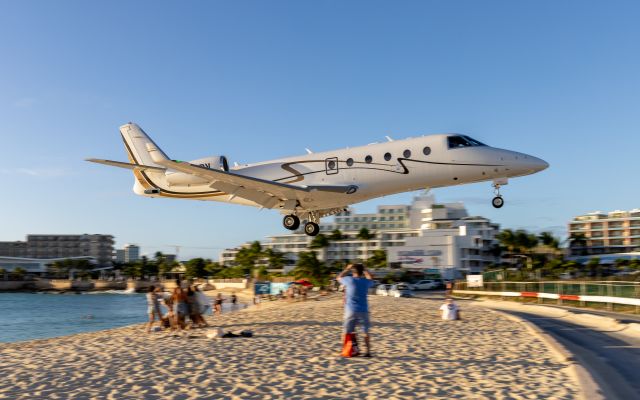 IAI Gulfstream G150 (N15PV)