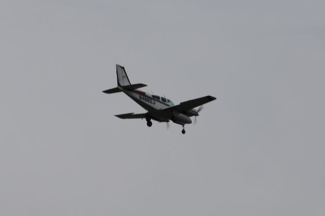 Beechcraft 55 Baron (N4882J)