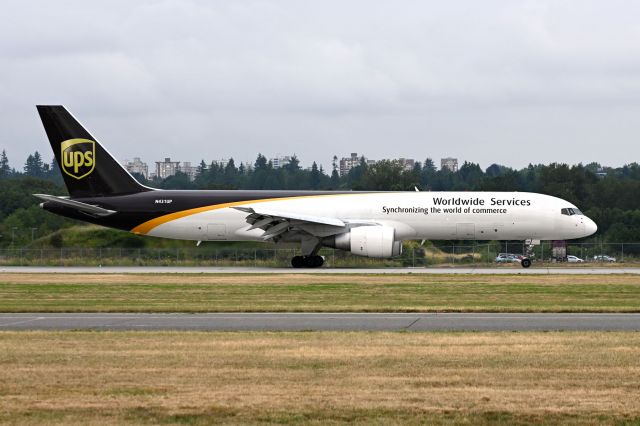 Boeing 757-200 (N431UP) - CYVR