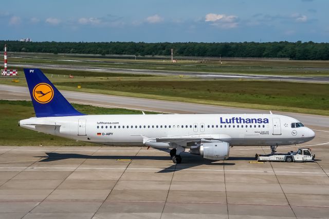Airbus A320 (D-AIPY) - D-AIPY Lufthansa Airbus A320-211 @ Berlin - Tegel (EDDT) / 24.05.2014