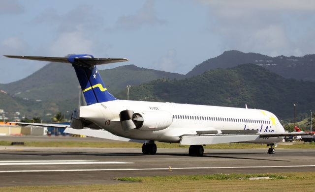 McDonnell Douglas MD-83 (PJ-MDE)