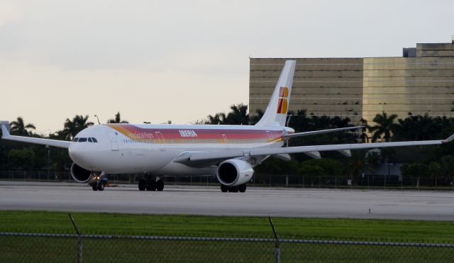 Airbus A330-300 (EC-LUB)