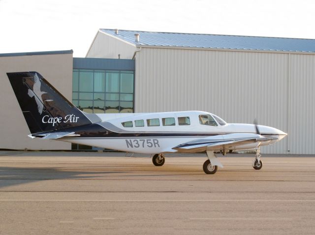 Cessna 402 (N375R)