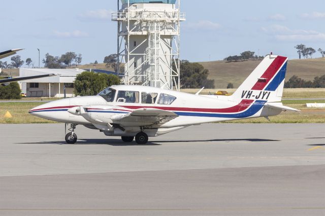 Piper Aztec (VH-JYI) - Spookfish Aviation (VH-JYI) Piper PA-23-250 Aztec taxiing at Wagga Wagga Airport