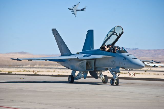 McDonnell Douglas FA-18 Hornet (N132) - US Navy Super Hornet taxiing at Aviation Nation 2009.