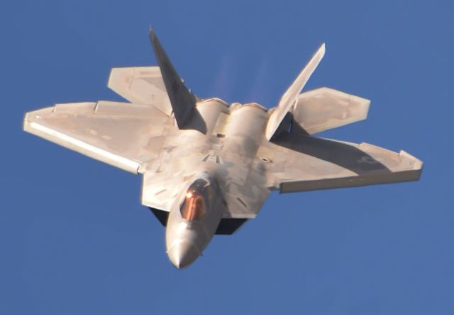 Lockheed F-22 Raptor —