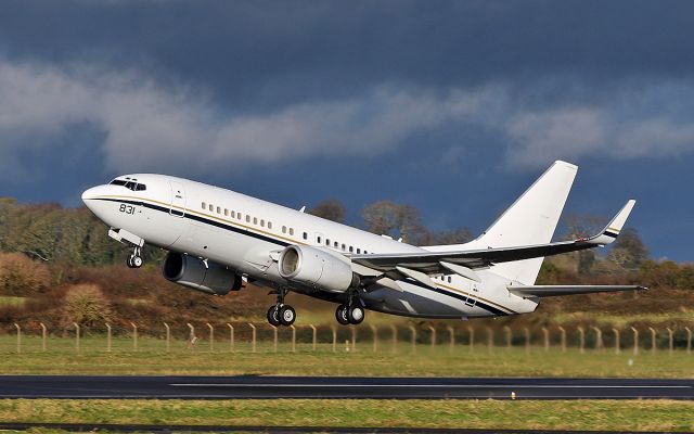 Boeing 737-700 (16-5831) - "convoy4481" usn c-40a 165831 dep shannon 4/12/17.