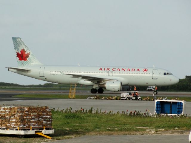 Airbus A320 (C-FDQQ)