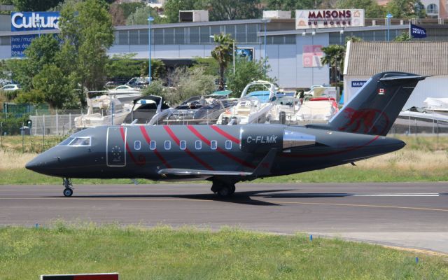 Canadair Challenger (C-FLMK)