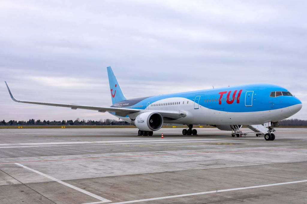 BOEING 767-300 (PH-OYI) - PH-OYI - Boeing 767-304(ER) - TUI fly