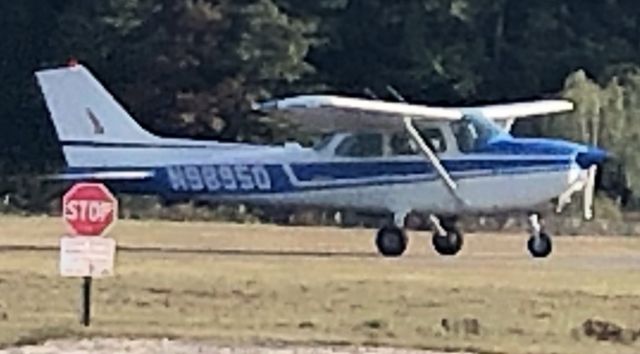 Cessna Skyhawk (N9895Q)