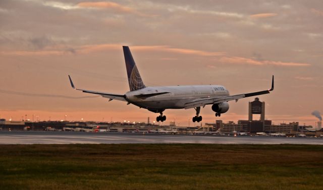 BOEING 757-300 (N77871) - B757-300 Friendship/Sunrise service to Boston Logan