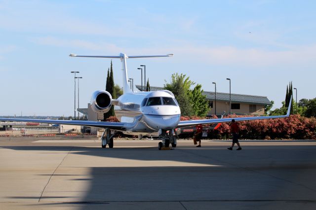 Embraer ERJ-135 (N605WG) - KRDD - Former President Bill Clinton aboard this ERJ-135 about to block in at Redding, CA 6-2-2016.