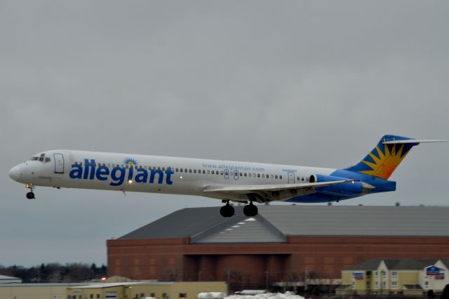 McDonnell Douglas MD-83 (N406NV) - Short final for 36 at FAR