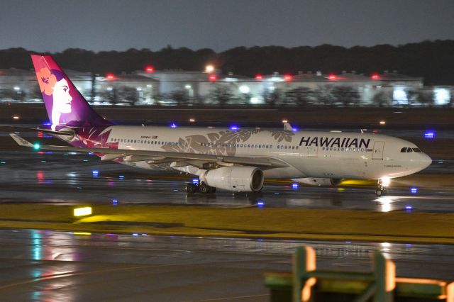 Airbus A330-200 (N388HA)