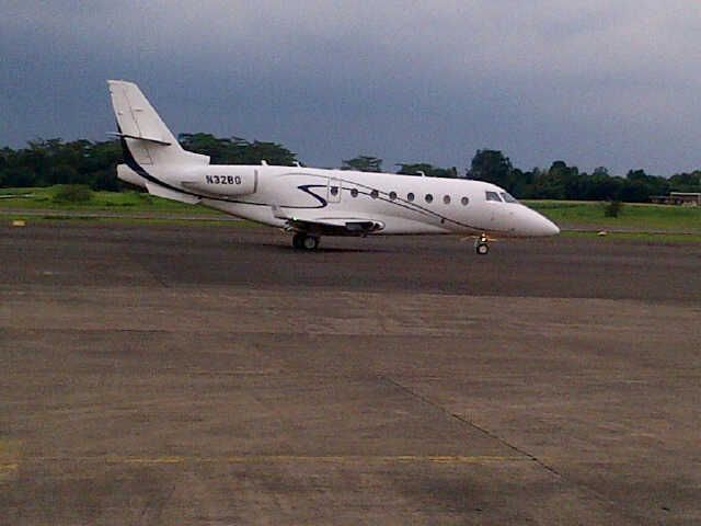 Beechcraft King Air 90 (N32BG)