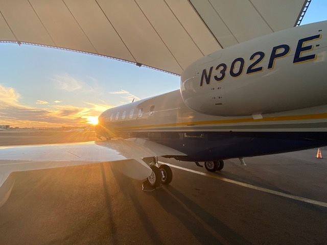 Bombardier Challenger 300 (N302PE)