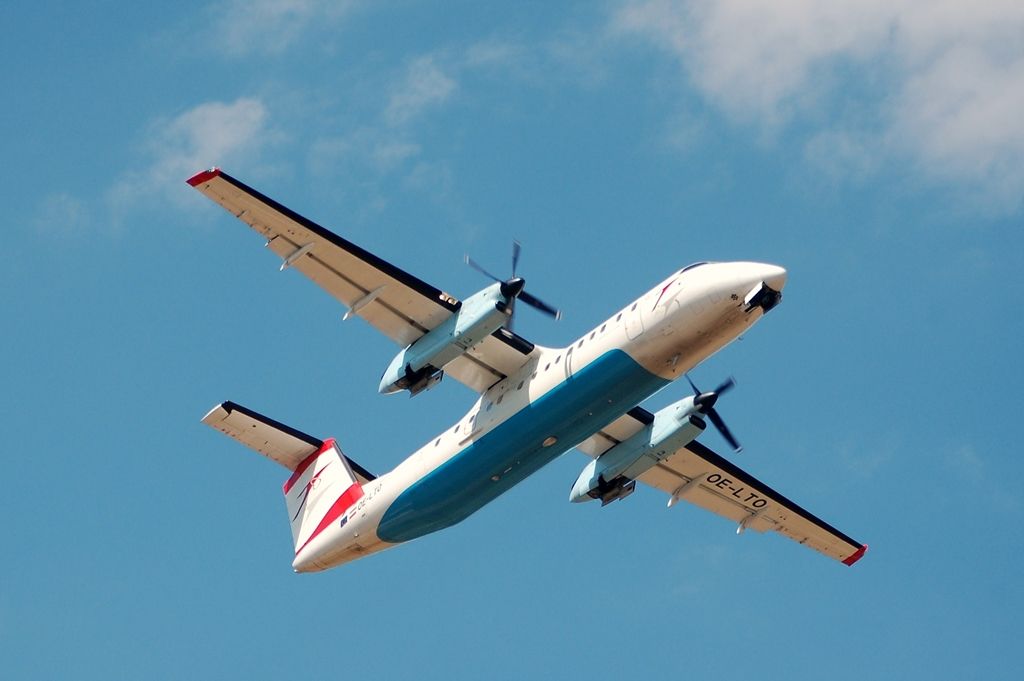 de Havilland Dash 8-300 (OE-LTO)