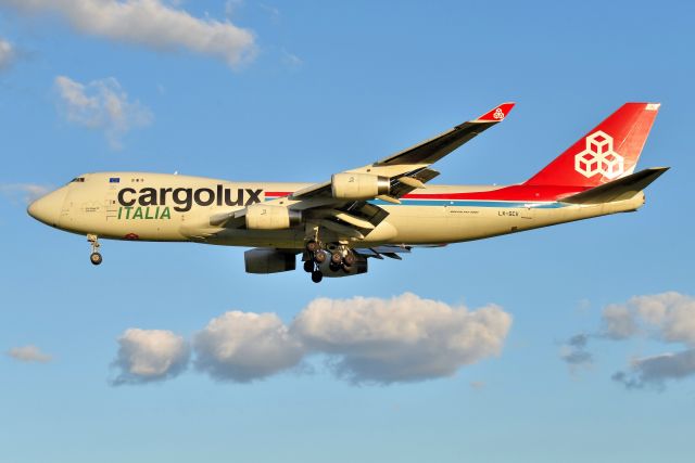 Boeing 747-400 (LX-SCV) - Short final for 5-R. Arriving from LUX on 05-12-21