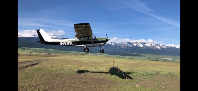 Cessna Skyhawk (N4693L)