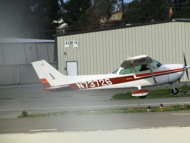 Cessna Skyhawk (N73726) - Taking off RWY 6