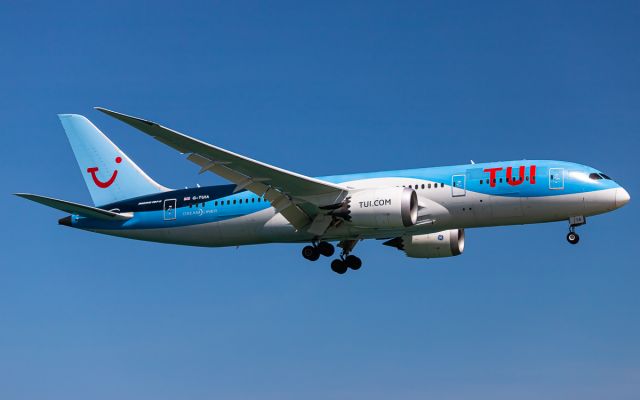 Boeing 787-8 (G-TUIA)