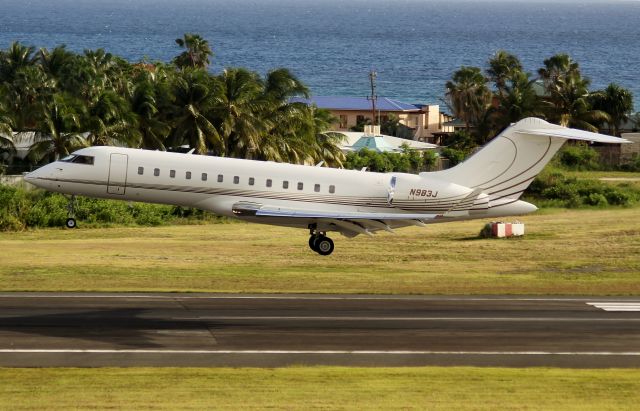 Bombardier Global Express (N983J)