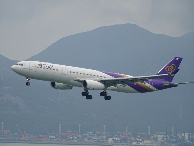 Airbus A330-300 (HS-TBC)