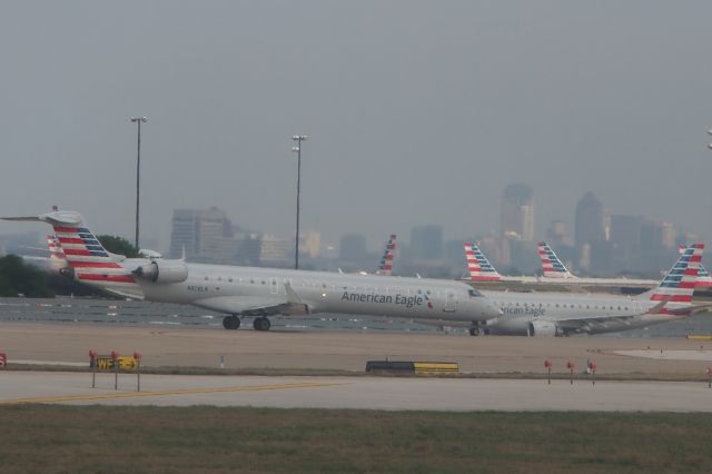 Canadair Regional Jet CRJ-200 (N928LR)