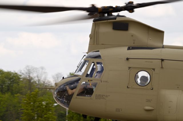 Boeing CH-47 Chinook (1208857) - Chinook taxiing for takeoff at Lexington, Ky.