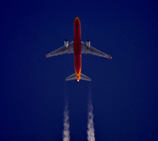 BOEING 767-300 (G-DHLF)