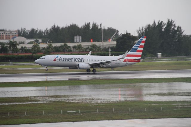 Boeing 737-800 (N935NN)