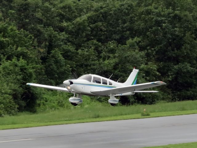 Piper Cherokee (N3024C) - Take off runway 17.