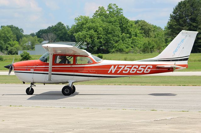 Cessna Skyhawk (N7565G)