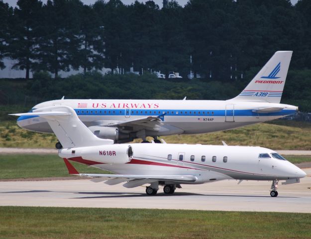 Bombardier Challenger 300 (N618R) - WELLS FARGO BANK NORTHWEST NA TRUSTEE / Rolling 18C - 7/15/10