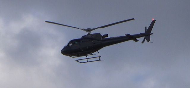 Eurocopter AS-350 AStar (OO-STR) - Owner: Stephex Stables
