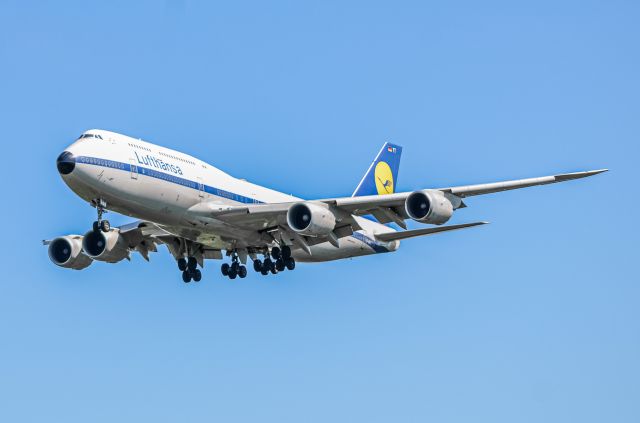 BOEING 747-8 (D-ABYT)