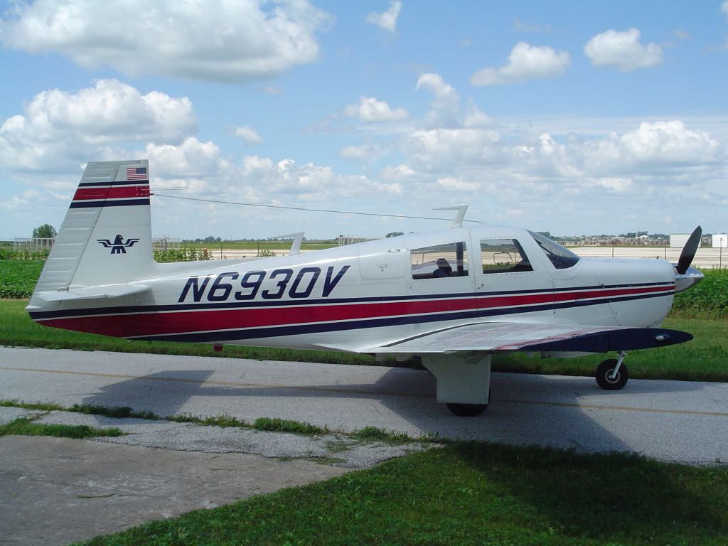 Mooney M-20 (N6930V)