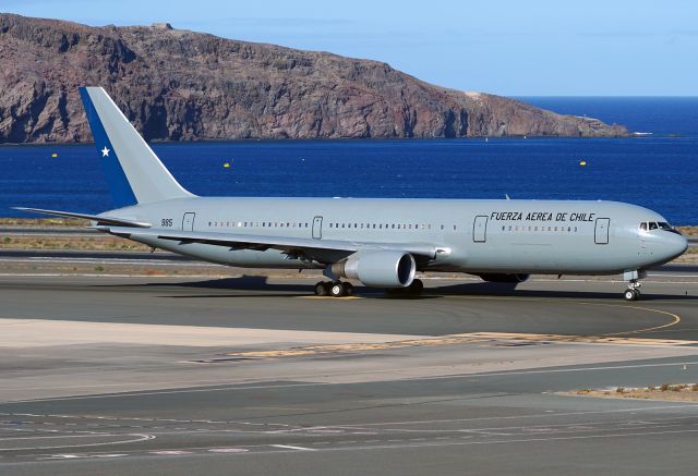 BOEING 767-300 (N985)